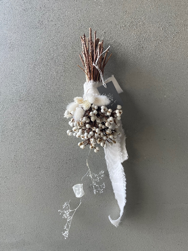 ナンキンハゼのスワッグ｜Fla-co（フラコ） - フラワーアレンジ作品