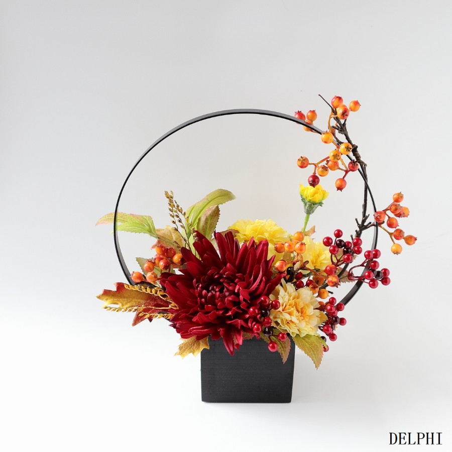 大輪菊と実ものの秋アレンジメント｜Fla-co（フラコ） - フラワー