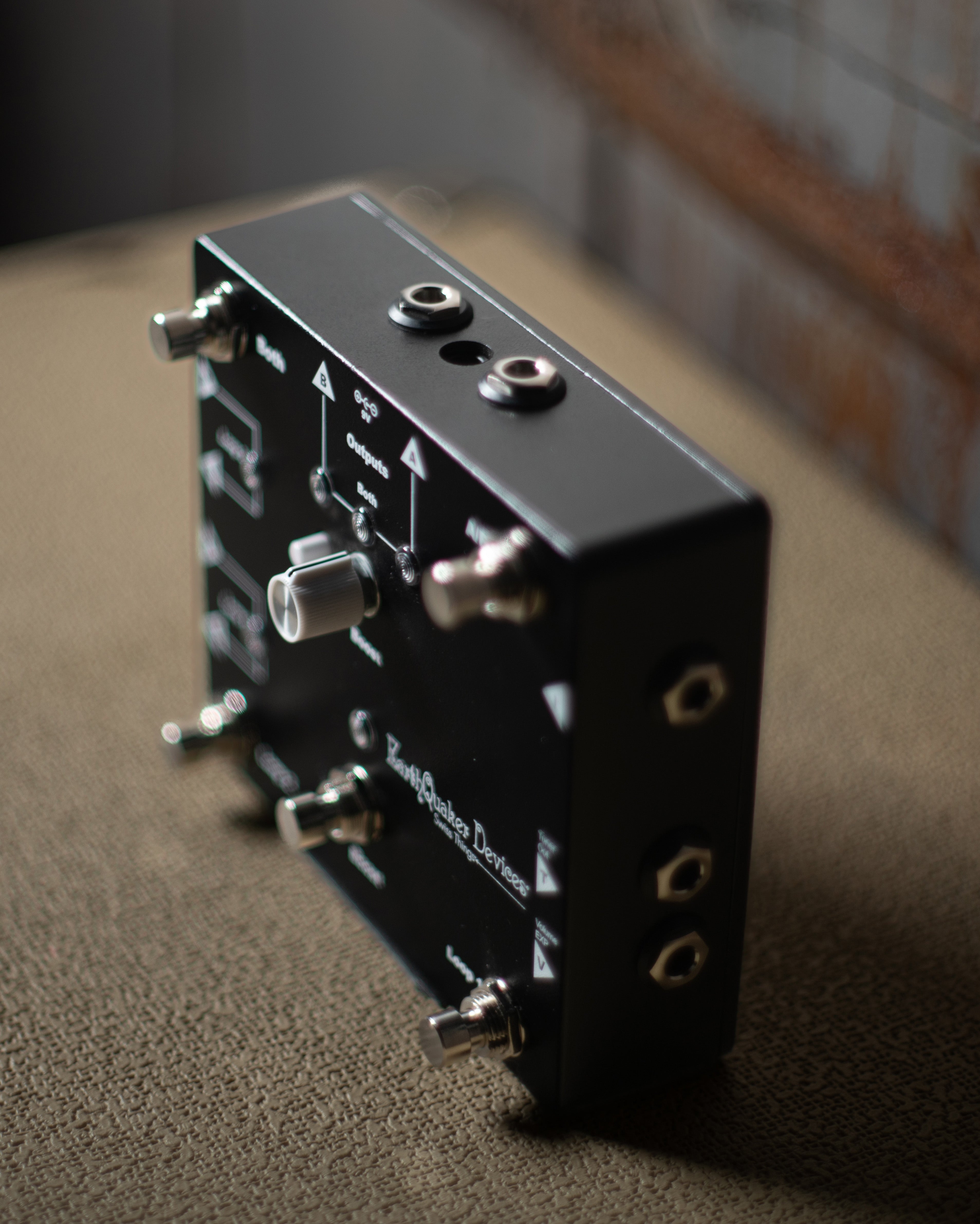 Earthquaker Devices Swiss Things Pedalboard Reconciler | FRET12