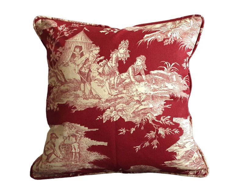 クッションカバー：テヴノン 水の物語（赤ベース）