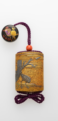 桜孔雀蒔絵印籠 銘 長谷川重美作（柱） | 長谷川巨鱗斎 | 収蔵品詳細