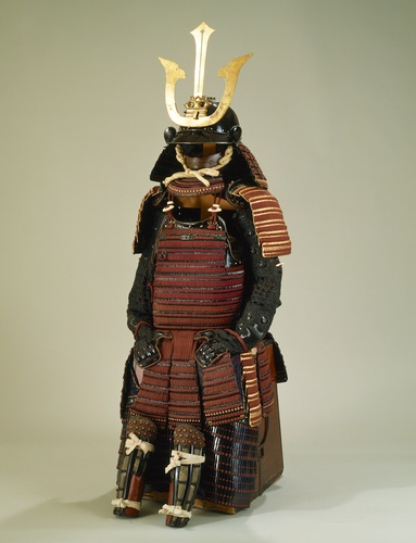 小札紫糸威二枚胴具足 | | 収蔵品詳細 | 作品を知る | 東京富士美術館