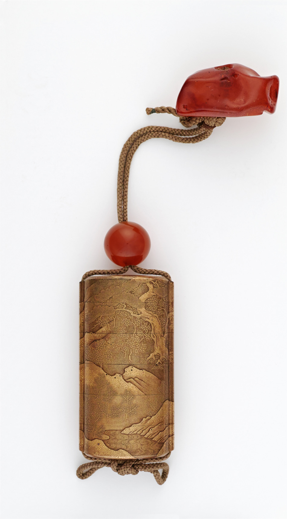 瀧松桜山水蒔絵印籠 | | 収蔵品詳細 | 作品を知る | 東京富士美術館