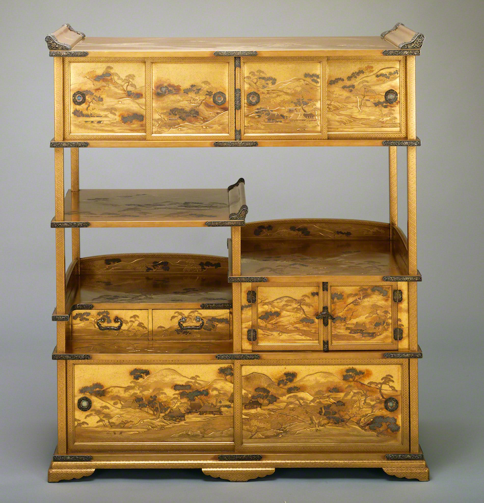 吉野山蒔絵大書棚 | | 収蔵品詳細 | 作品を知る | 東京富士美術館