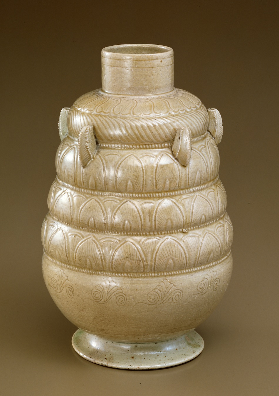 青磁蓮弁文多嘴壺 | 越州窯 | 収蔵品詳細 | 作品を知る | 東京富士