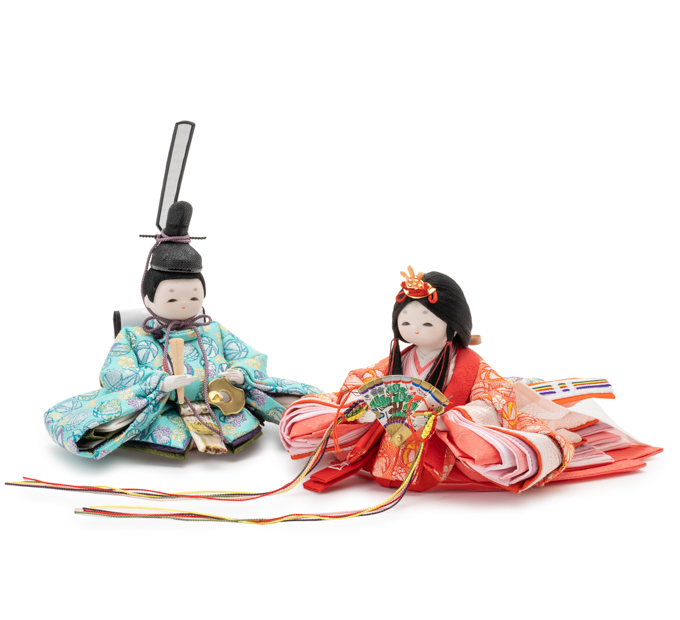雛人形の着物。「衣装着人形」と「木目込み人形」の違いや人気商品もご