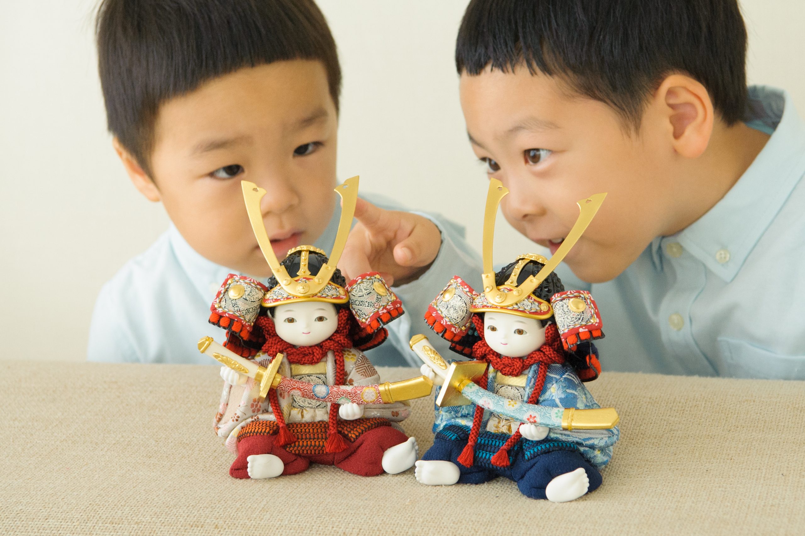 五月人形は兄弟ひとりにひとつずつがおすすめ！飾り方やふらここの人気