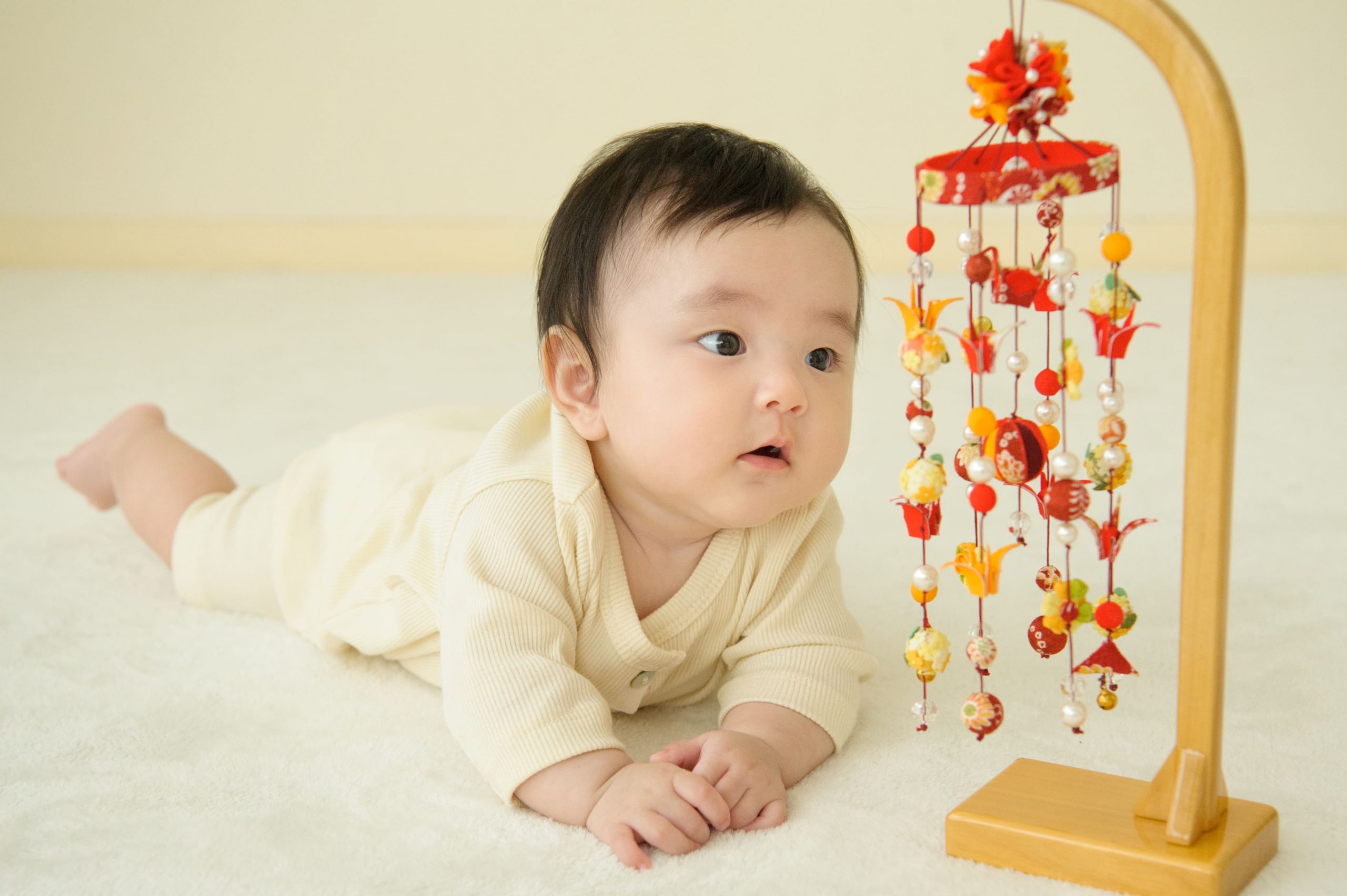 雛人形をより華やかに！「つるし飾り 」の魅力や飾り方、おすすめ商品