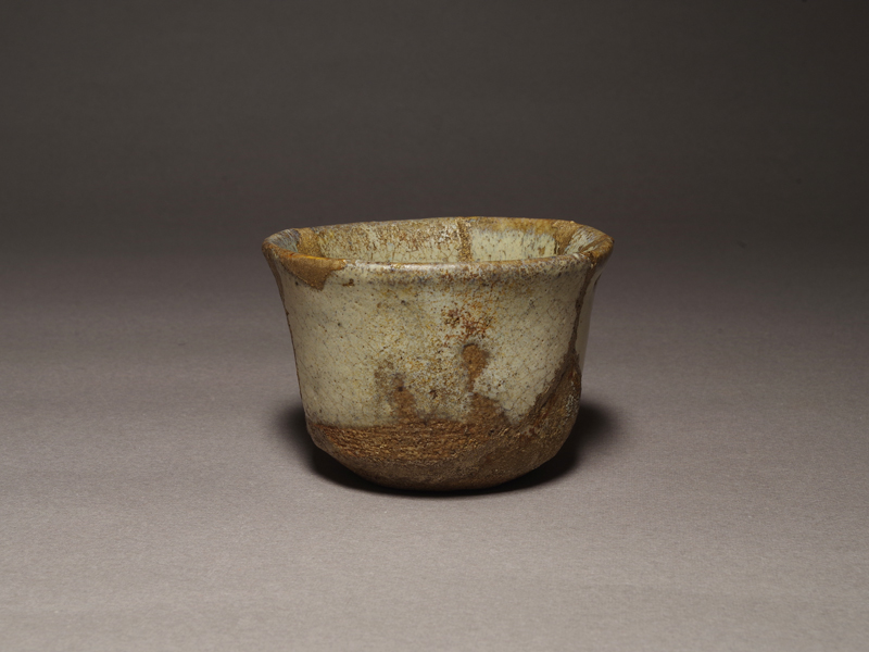 527『斑唐津 ぐい呑』　/骨董品 古美術 アンティーク 古玩 楽天市場】骨董○古唐津 / 斑唐津立ぐい呑み○ | 江戸前期-19世紀頃