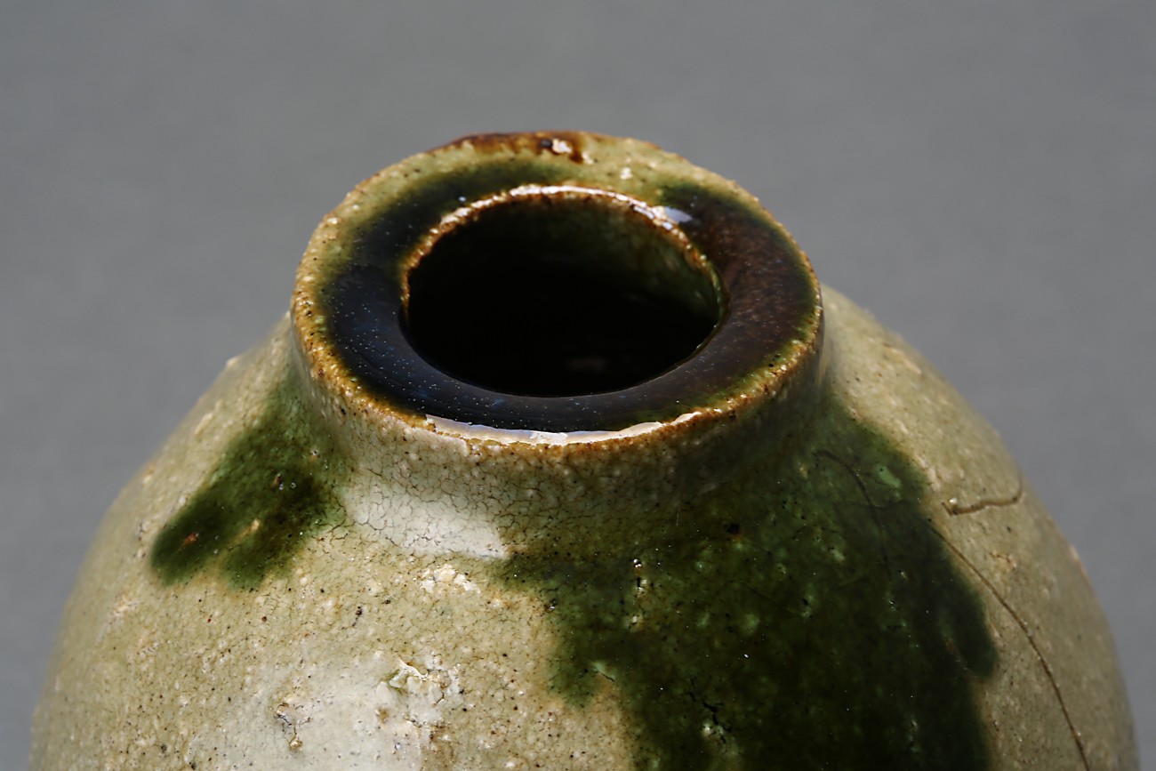 織部釣鐘形小壺 | 花器・壺 | ギャラリー器館