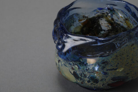 青白磁鼎形盃 | 酒器 | ギャラリー器館