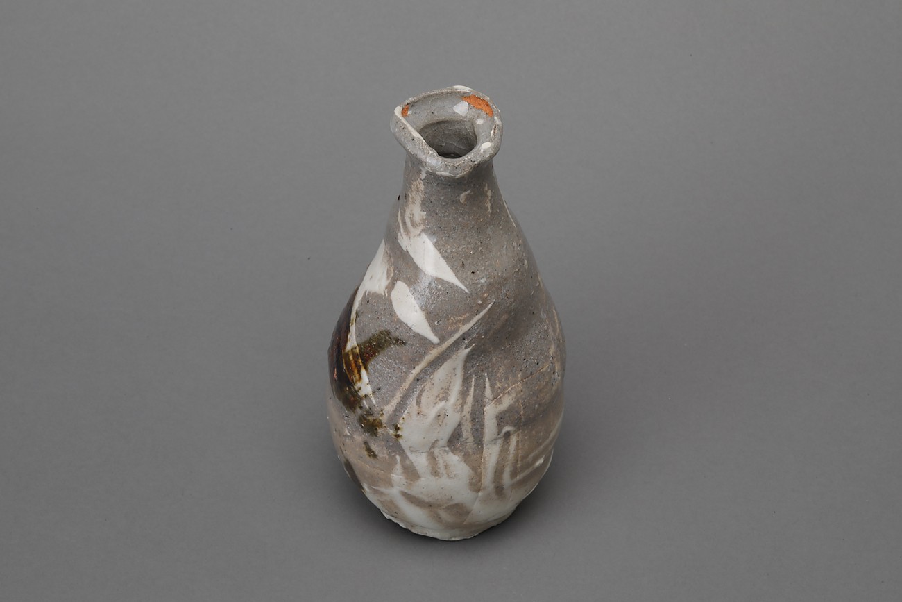 鉄彩刷毛徳利 | 酒器 | ギャラリー器館