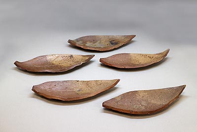 備前葉皿・五客 t-2 – 岡南ギャラリー