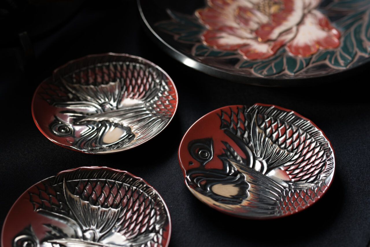 彫刻塗 | 工芸用語集 | KOGEI STANDARD | 日本工芸のオンラインメディア