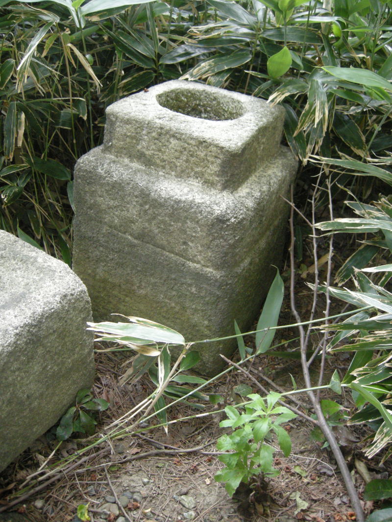 日本庭園（茶庭）庭・本格ガーデニング < 時代もの水鉢 | 苔の通販 苔屋