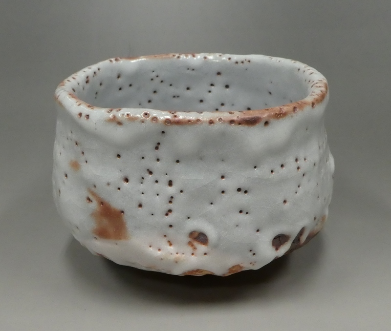 安藤日出武 『志野茶碗』 [古美術こもれび] 骨董,掛軸,絵画の買取と