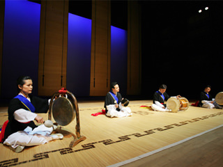 サムルノリ | 韓国の伝統芸能 | 韓国文化と生活｜韓国旅行「コネスト」