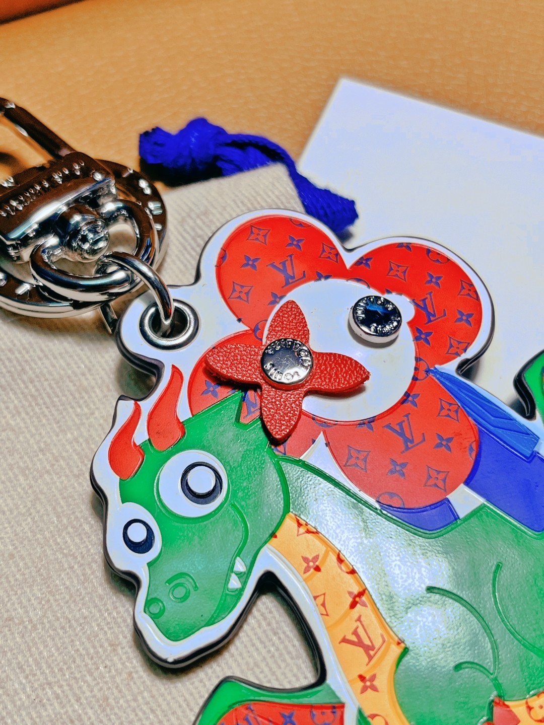 バッグチャーム・LV ドラゴン ヴィヴィエンヌ ルイヴィトン