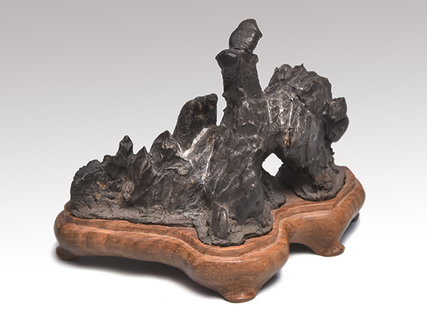 紀州 古谷石 筆架にも 手彫り唐木台座付 水石 | 古美術ささき