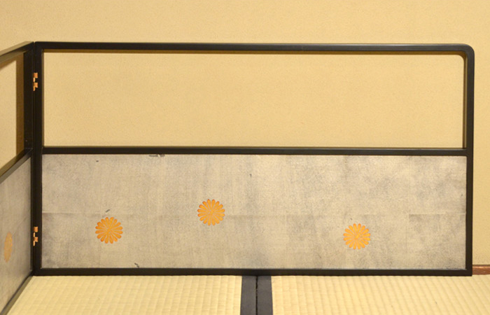 純金黒塗縁松葉文 風炉先屏風 野々村幸男(作) 両面使用 共箱 | 古美術