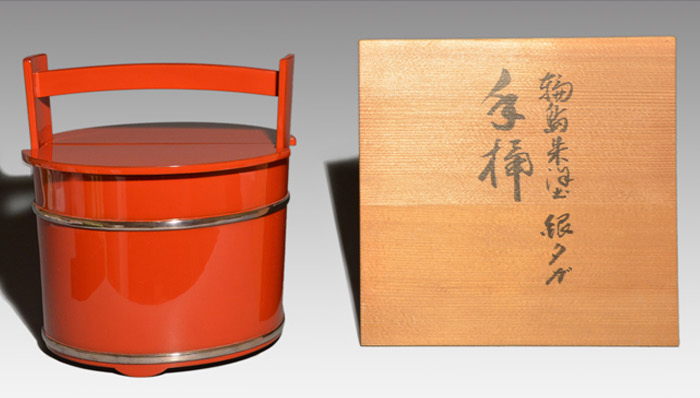 輪島塗 朱手桶水指 銀タガ入り 塗師 景平(作) 共箱 | 古美術ささき