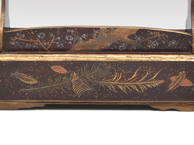 雛道具 紫檀刀掛 羽根蒔絵 大小刀付 明治時代 浅原革世氏旧蔵品 | 古