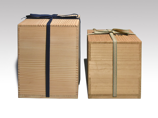 清水卯一（作） 青磁貫入水指 共箱 誂え蓋付 | 古美術ささき