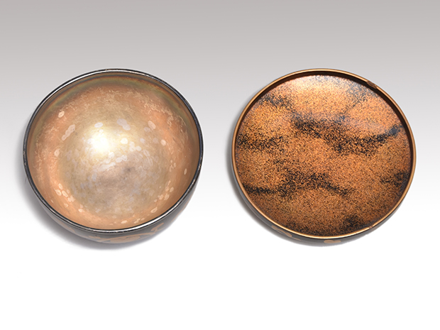 徳川家 三つ葉葵紋に牡丹唐草蒔絵蓋付椀 内銀張り 江戸中期頃 | 古美術