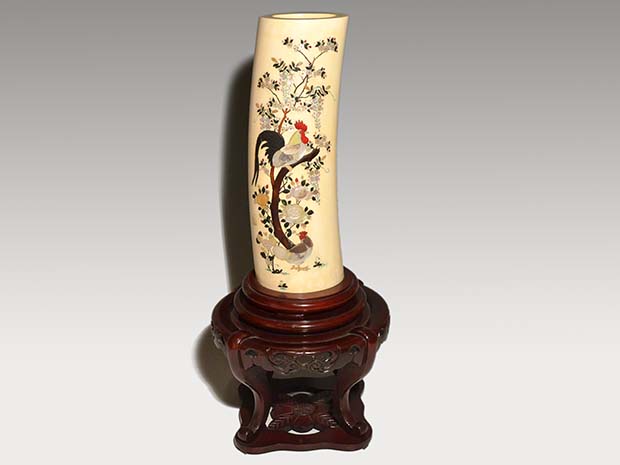 芝山蒔絵 花鳥図 政由作 象牙置物 高さ65㎝ | 古美術ささき