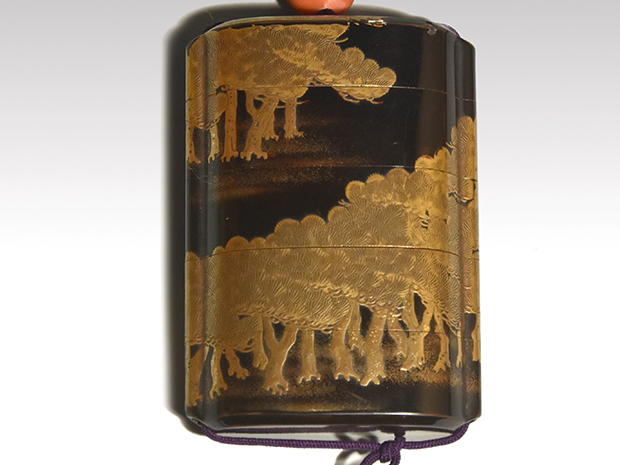 江戸後期 松林蒔絵印籠 内梨地 象牙時代獅子根付 珊瑚緒締め | 古美術