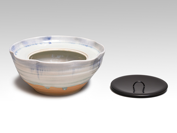 御深井写 輪花口 平水指 神奈川焼 井上良斎(作) 共箱 | 古美術ささき