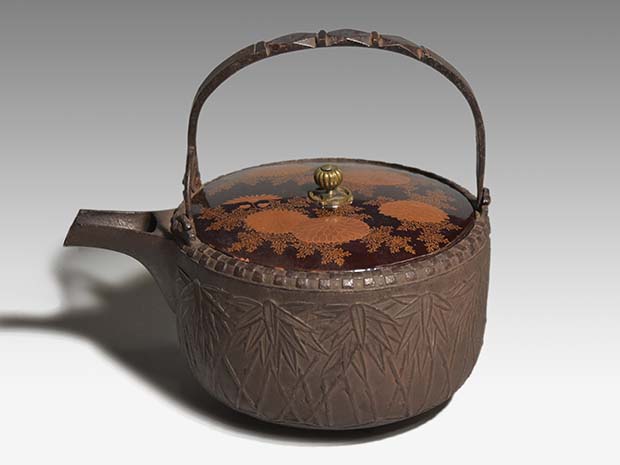 銚子 燗鍋 竹地紋 菊蒔絵蓋 松竹梅銀象嵌入弦 江戸中期頃 | 古美術ささき