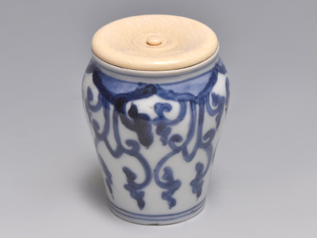 古九谷 初期伊万里 古伊万里 伊万里 角福 染付 太明成化年製 陽刻 華草