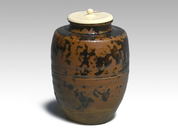 瀬戸茶入 銘「閑松」 鵬雲斎箱書 牙蓋 挽家 仕覆2 | 古美術ささき