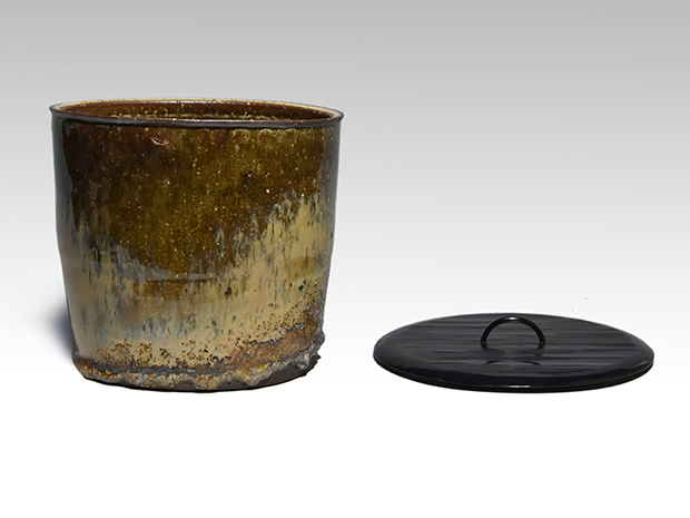 萩灰被寸胴水指 十三代 坂田泥華(作) 共箱 誂え塗蓋 | 古美術ささき