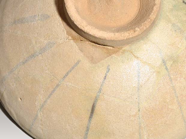 ペルシャ 波斯 白地 魚文 青釉 銀化 鉢 13世紀頃 桐箱 | 古美術ささき