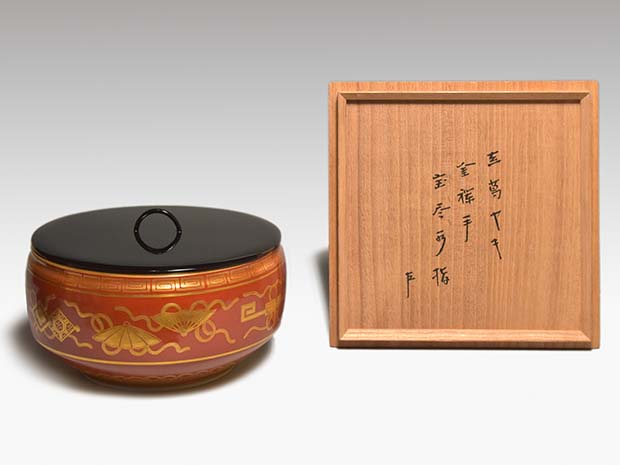 金襴手 宝尽水指 真葛 宮川香斎(作) 即中斎在判箱書 誂え蓋 共箱 | 古