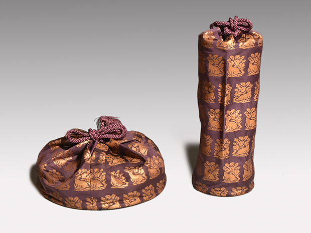 小鼓 特殊な銫目 波頭蒔絵胴 上皮付 箱付き | 古美術ささき