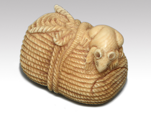 象牙根付 鼠に俵 | 古美術ささき