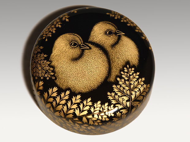 沈金 「春の日」 中棗 人間国宝 前 史雄(作) 共箱 | 古美術ささき