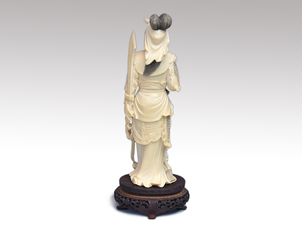 象牙製 中国女武人像 高さ：23.5cm | 古美術ささき