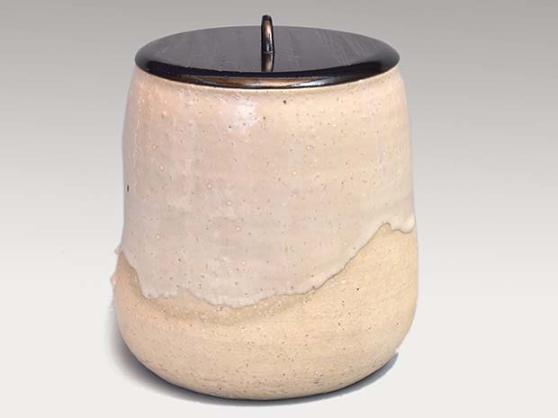 萩水指 十三代 坂田泥華(作) 即中斎在判箱書 塗蓋・飛来一閑 共箱 | 古