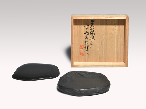 甲斐雨端硯 十一世 雨宮静軒(作) 老松硯 共箱 未使用 | 古美術ささき