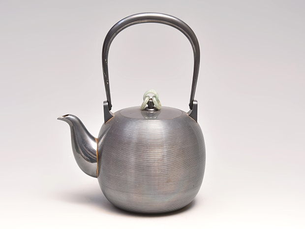 純銀製 糸目銀瓶 天賞堂 長養斎 (作) 翡翠摘み付き 昭和初期 湯沸かし