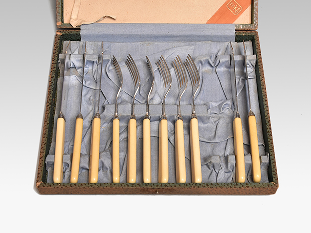 英国 YEOMAN シルバープレート 象牙 カトラリー 11本セット（フォーク