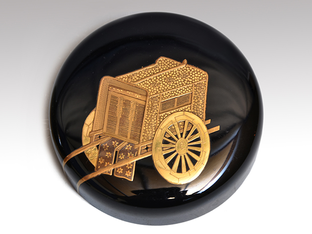 御所車蒔絵平棗 清瀬一光（作）共箱 即中斎朱在判、箱書付 | 古美術ささき