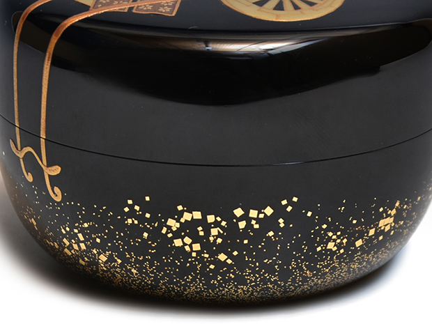 御所車蒔絵平棗 清瀬一光（作）共箱 即中斎朱在判、箱書付 | 古美術ささき