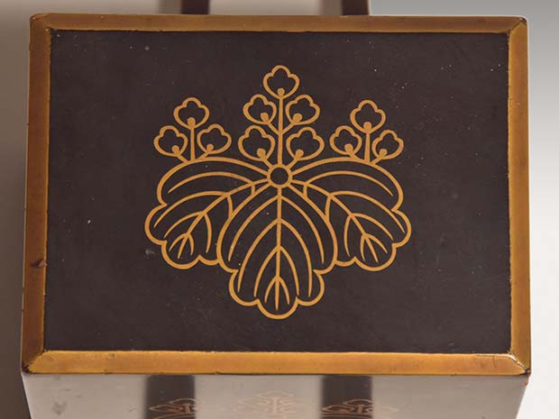 百人一首 版彩色に手書歌留多 揃い 桐文蒔絵箱付 江戸後期 | 古美術ささき