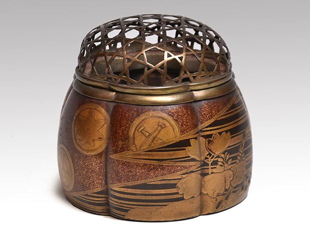 阿古陀香炉 梨地に蔦に丸文蒔絵 銀火屋付 江戸時代 火取香炉 | 古美術