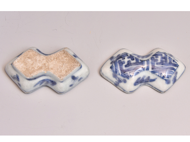 形物香合 染附 角繋 明時代末 | 古美術ささき